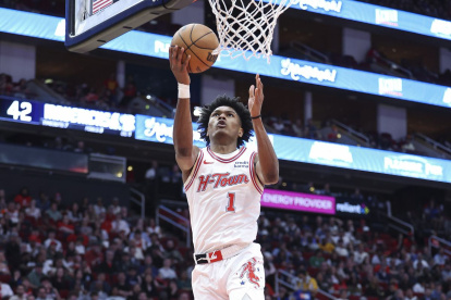 Amen Thompson, de los Heat, inició el pleito con Herro.