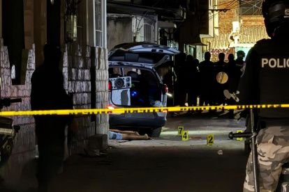 La docente es una de las tres víctimas de un ataque armado; fue alcanzada por una bala de fusil.