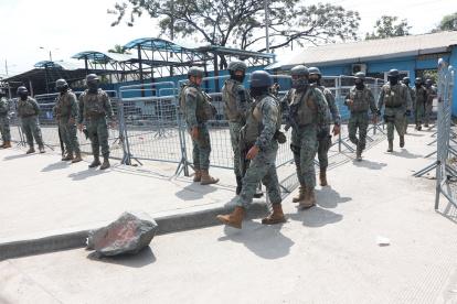 Mandato. Los militares ecuatorianos están a cargo de la seguridad de las prisiones desde la declaratoria de la guerra interna.