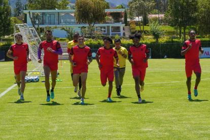 Aucas, clasificado a Copa Sudamericana, tiene una temporada compleja en 2025. Si bien los jugadores del plantel se han mantenido entrenando, la realidad es que no pueden fichar nuevos refuerzos.