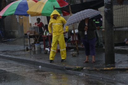 Guayaquil amaneció con una intensa lluvia entre la noche del 30 y madrugada del 31 de diciembre del 2024.