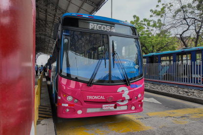 Diez buses nuevos se incorporaron a una de las troncales de la Metrovía.
