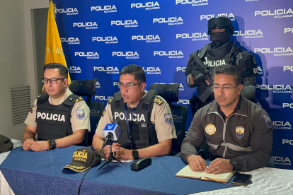 Rueda de prensa en el Cuartel Modelo, sobre la detención de los implicados en el asesinato del esposo de Alexandra Arce.