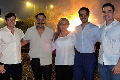 Isaac Delgado y su familia.