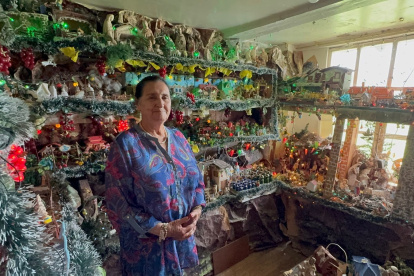 Mírian Jara, belenista muestra su colección de belenes qué son un museo viviente.