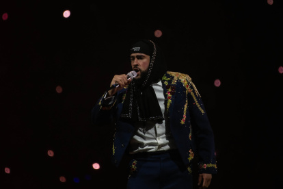 e Bad Bunny en su concierto de cierre de la gira "Most Wanted Tour", en el coliseo de Puerto Rico, en San Juan (Puerto Rico).