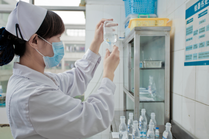 rEFERENCIAL. Médicos en China refuerzan la vigilancia de enfermedades respiratorias mientras las autoridades locales gestionan el aumento de casos durante la temporada invernal.