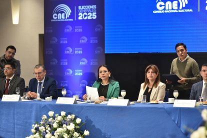 Organismo. Directivos y consejeros del Consejo Nacional Electoral (CNE) han preferido no pronunciarse y dirimir sobre la obligación de licencias.