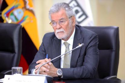 El vicepresidente del CNE Enrique Pita habló de las licencia por campaña.