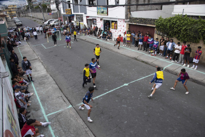 En 2004 nació el campeonato que se tomó la calle Tulipanes, en el tramo entre Palmeras y Viñedos.