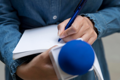 Foto simbólica del trabajo de una periodista.