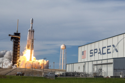 Empresa. La compañía SpaceX de Elon Musk.