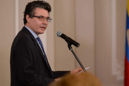 Alejandro Gaviria, ex ministro de Salud y Protección Social de Colombia durante 6 años, también fue de Educación y habló con Expreso de los sistemas.