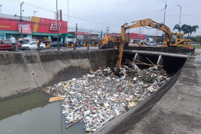 El canal ubicado en Mucho Lote es uno de los más conflictivos