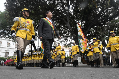 El presidente de Bolivia, Luis Arce (c), en la inauguración del año del Bicentenario este lunes, en la ciudad de Sucre (Bolivia).