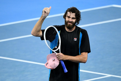 El estadounidense de 27 años es actualmente 137 en la ATP. Venció en cuartos de Brisbane al exnúmero #1 Djokovic 6-3, 6-4.