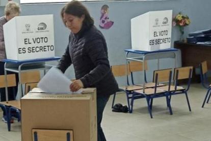 Referencial. El 9 de febrero más de 13 millones de ecuatorianos deberán votar por varias autoridades a nivel nacional.