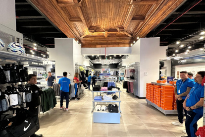 La firma abrió su cuarto local en el centro de Santiago de Chile.