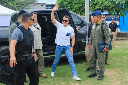 El presidente llegó hasta Esmeraldas y recorrió la provincia.