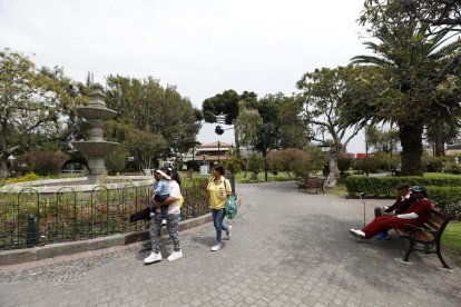 Los vecinos también piden un arreglo en el parque Central de Cumbayá.
