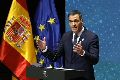 El presidente del Gobierno, Pedro Sánchez, durante su intervención el primer acto por el 50 aniversario de la muerte de Franco y el inicio del proceso hacia la democracia celebrado este miércoles en Madrid.
