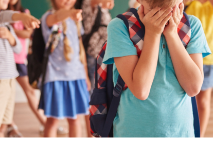 Foto referencial de discriminación en una escuela.