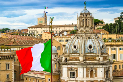 Italia abre sus puertas: empleo con beneficios y experiencia única para jóvenes extranjeros.