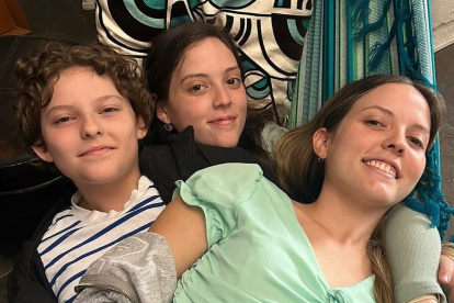 Cristina con sus hermanas Ca