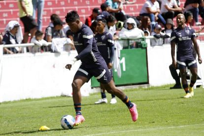 Richard Mina es titular en la defensa de Liga de Quito.