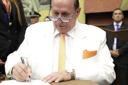 Eduardo Franco Loor fue denunciado en el TCE por dos asambleístas de ADN. El consejero está en Venezuela.