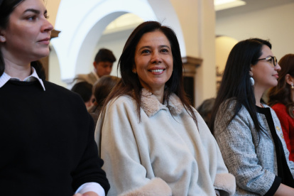 El 5 de diciembre, Cynthia Gellibert asistió a la Serenata Quiteña en la Plaza Grande.