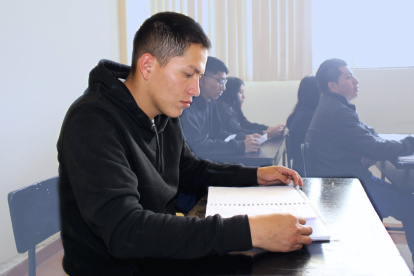 Entre los requisitos están tener más de 18 años y certificados de los tres últimos años de primaria.