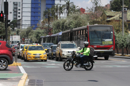 Los conductores deben evitar movilizarse en sus vehículos en los horarios restringidos por día y por placa en la capital.