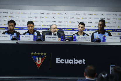 Presentación de nuevos refuerzos de Liga Deportiva Universitaria.