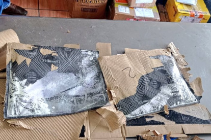 La policía impidió el envío de 281 gramos de cocaína a España.