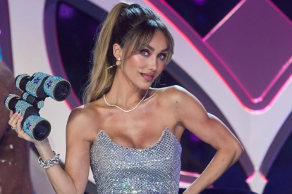 Anahí es una actriz y cantante mexicana con casi 40 años en la industria del espectáculo.