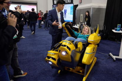 La Bodyfriend the Robot Massage Chair 733 combina tecnología avanzada y diseño biomimético para una experiencia de masaje personalizada y rehabilitación integral.