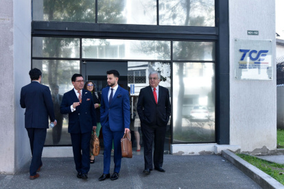 El abogado de Pabel Muñoz, Nelson López (i), solicitó al juez Ángel Torres, que desista y no se aparte de la causa generada por la denuncia contra el alcalde.