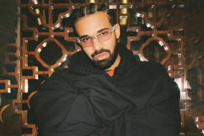 Drake, cuyo nombre real es Aubrey Drake Graham, es un rapero, cantante, compositor, actor y empresario canadiense.