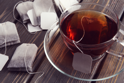 Las bolsas de té también contienen microplásticos.