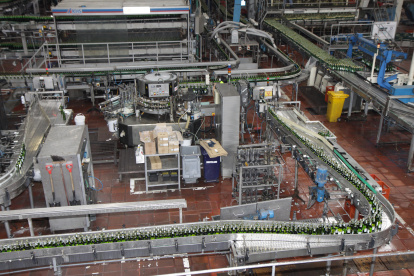 La elaboración de bebidas alcohólicas y no alcohólicas cayó un 10,3%, debido a la baja demanda.