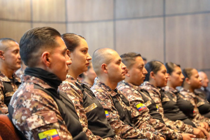 Proceso. Desde 2021 se ha incrementado el número de guias penitenciarios en Ecuador, pero aún no es suficiente para garantizar el control en las prisiones.