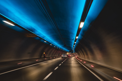 Referencial. Túnel automovilístico