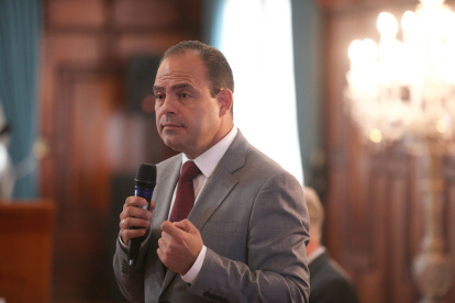 Abdo fue viceministro de Producción en el gobierno de Guillermo Lasso.