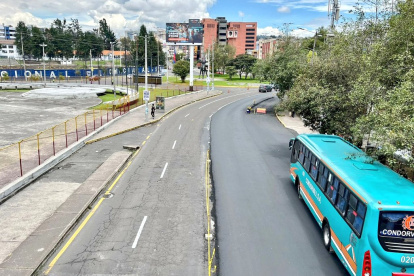 Los trabajo de rehabilitación vial continúan en el redondel del coliseo Rumiñahui.