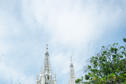 La catedral, por su arquitectura, se considera un sitio patrimonial de la ciudad.