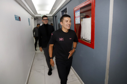 Richard Carapaz encara con optimismo una nueva temporada en el World Tour, con el Giro de Italia y el Tour de Francia como sus principales objetivos.