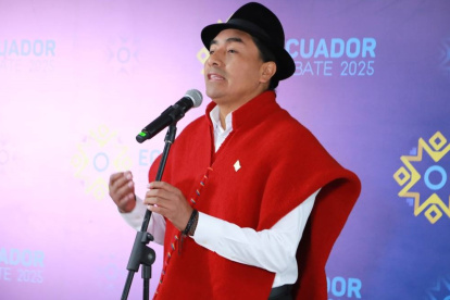 Leonidas Iza le reclamó a Diana Atamaint por no controlar que Daniel Noboa pida licencia para realizar campaña electoral.