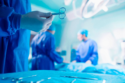 Referencial. Una doctora fue sentenciada a prisión por el delito de homicidio culposo por mala práctica médica en una cirugía plástica