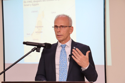 El embajador israelí en Ecuador, Tzach Sarid, explicó las condiciones de liberación de rehenes y la situación actual con Hamás